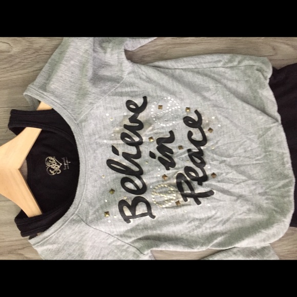 Blouse - Picture 2 of 3